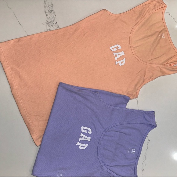 NWT (2) Ribbed Logo Gap Tank Tops -Size:M - Picture 10 of 12